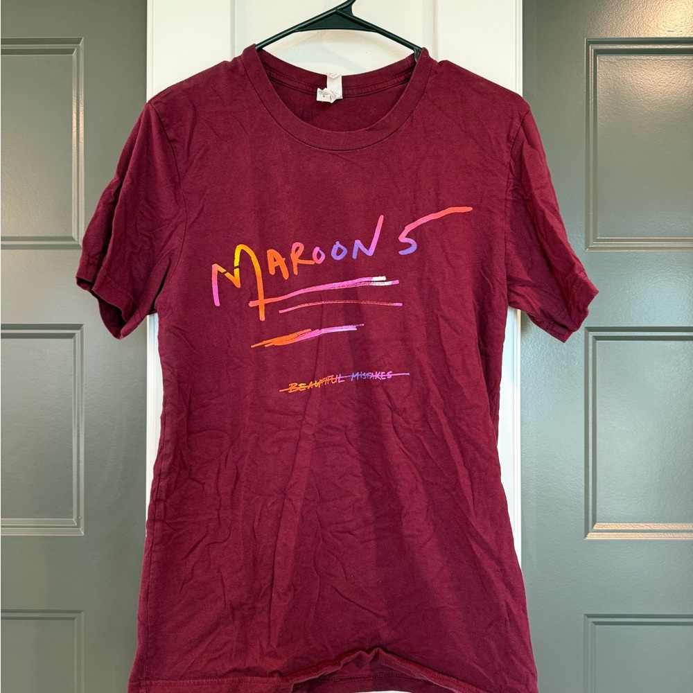 Maroon Graphic T-Shirt size medium Unisex. Maroon color.